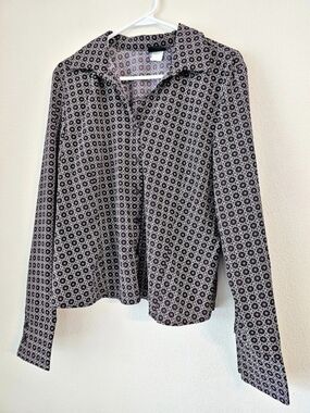 Tailor Floral Button Down Shirt in Black & Red Size Medium